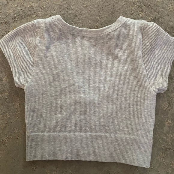 GARAGE V neck ribbed cropped tee - Picture 6 of 7